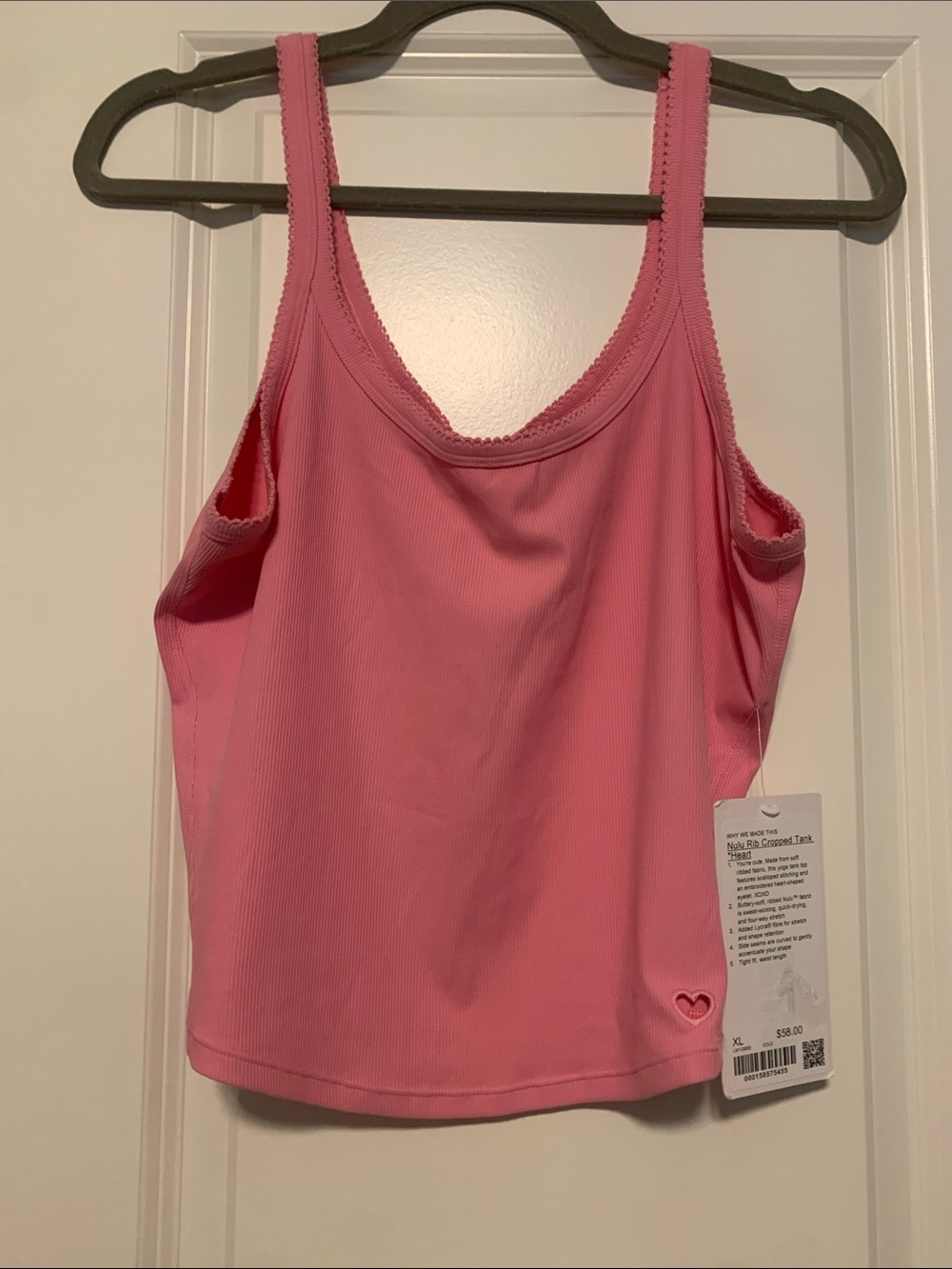 Lululemon Pink Ribbed Nulu Cropped Tank
Heart Sz XL, NWT